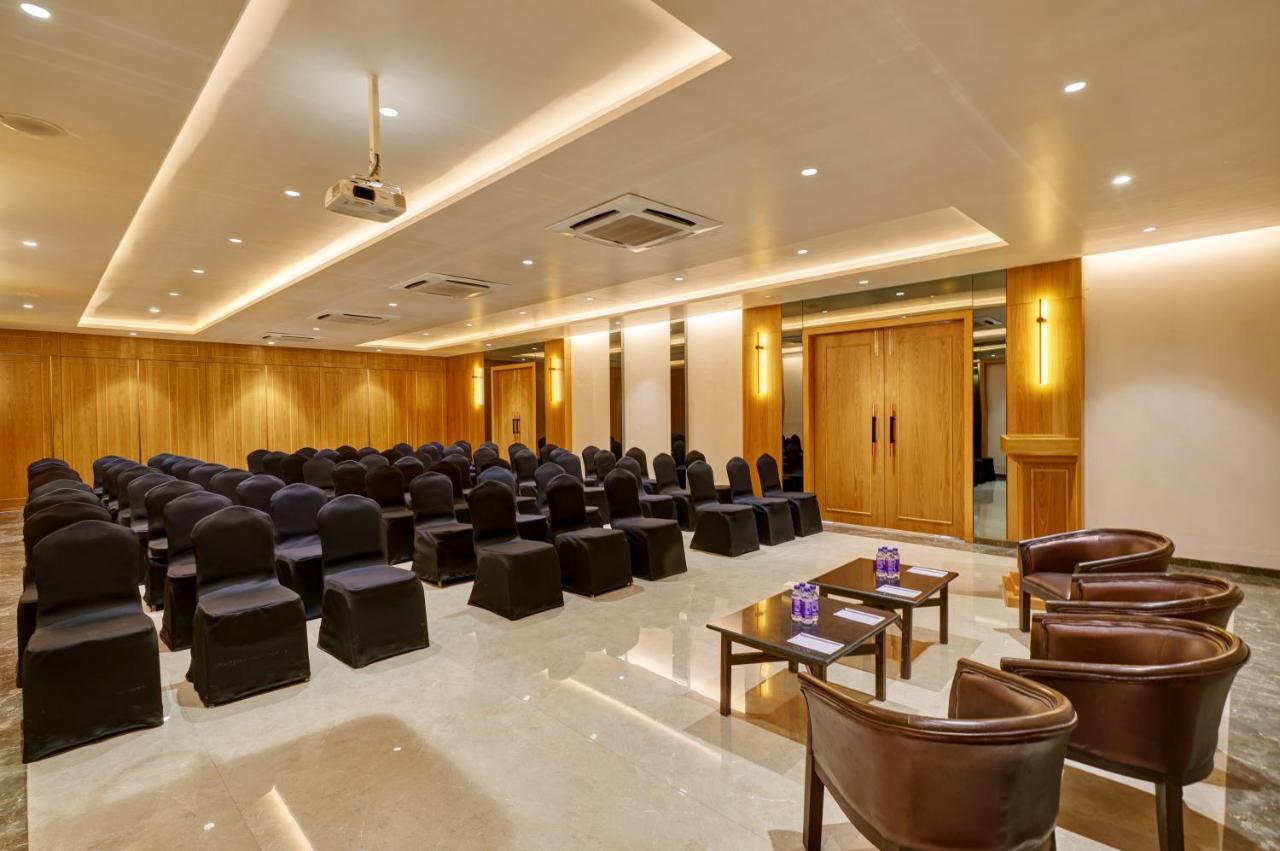 Regenta Place Raysons Колхапур Экстерьер фото